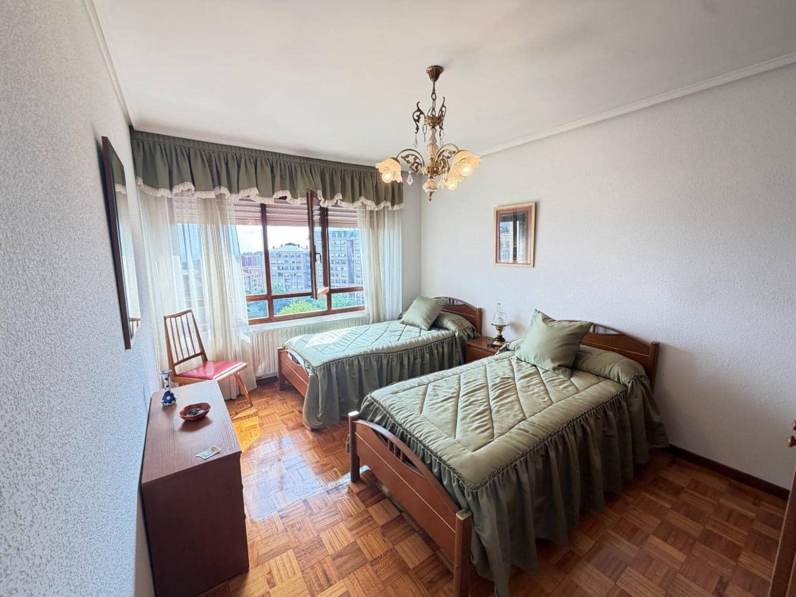 3 sovrum Lägenhet till salu i Santander med garage - 395 000 € (Ref: 10011153)