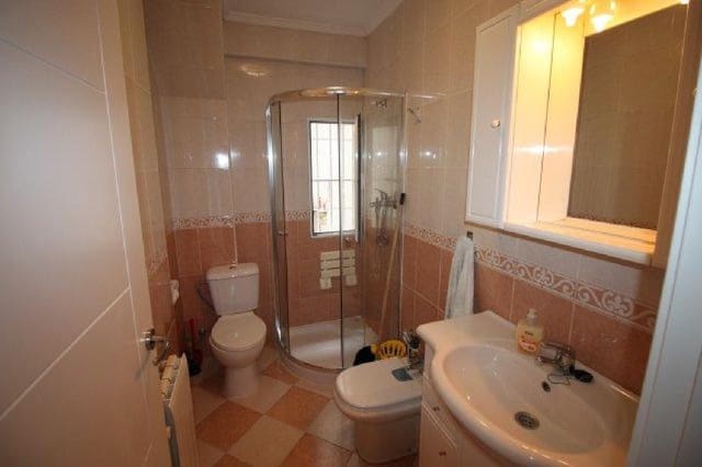 3 soveværelse Lejlighed til leje i Santander - € 800 (Ref: 10011154)