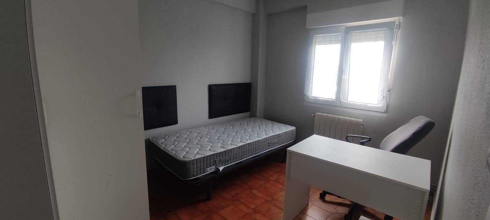 3 camera da letto Appartamento da affittare in Santander - 800 € (Rif: 10011154)
