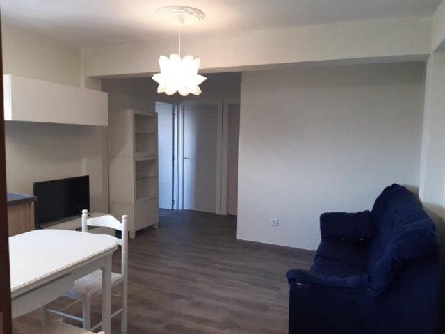 3 soveværelse Lejlighed til leje i Santander - € 900 (Ref: 10011155)