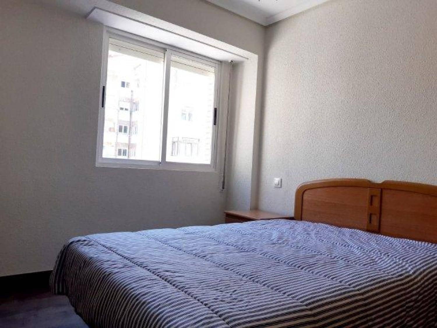 3 bedroom Flat for rent in Santander - € 900 (Ref: 10011155)