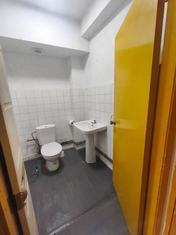 Commercieel te koop in Santander - € 83.000 (Ref: 10142378)