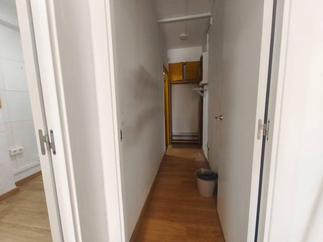 Commercieel te koop in Santander - € 83.000 (Ref: 10142378)