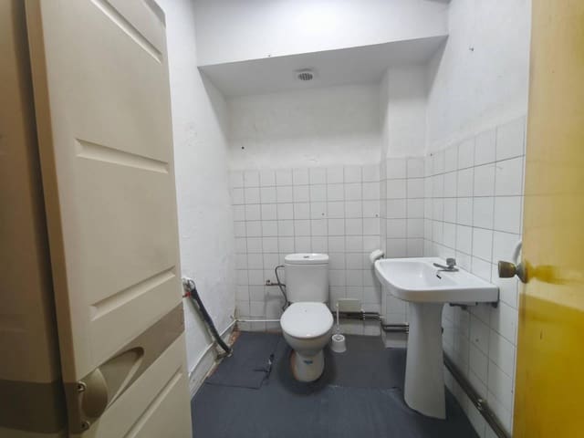 Commercieel te koop in Santander - € 83.000 (Ref: 10142378)