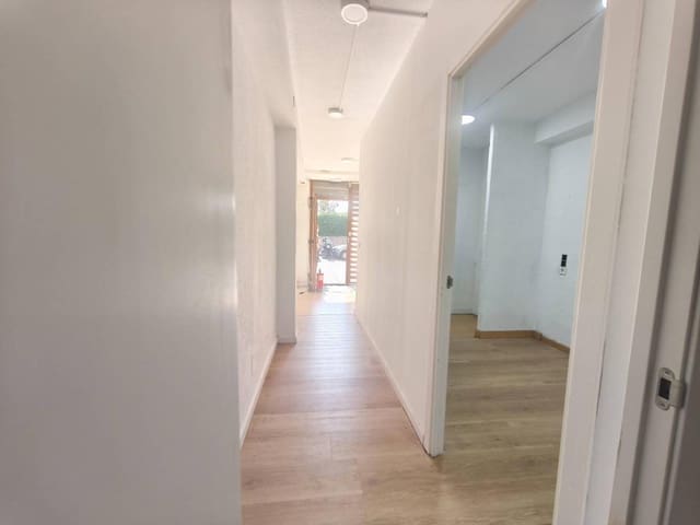 Commercieel te koop in Santander - € 83.000 (Ref: 10142378)