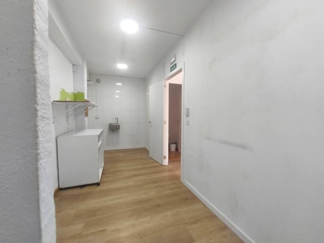 Commercieel te koop in Santander - € 83.000 (Ref: 10142378)