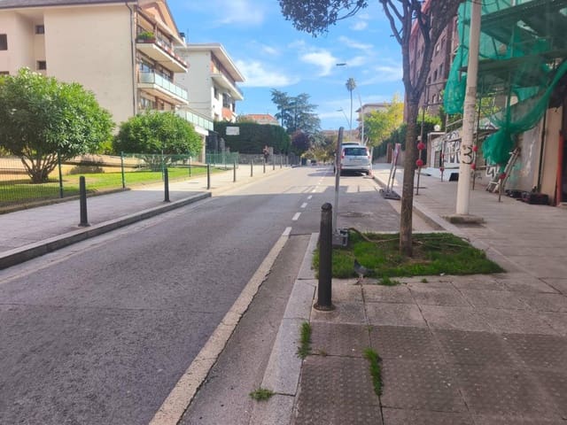 Commercieel te koop in Santander - € 83.000 (Ref: 10142378)