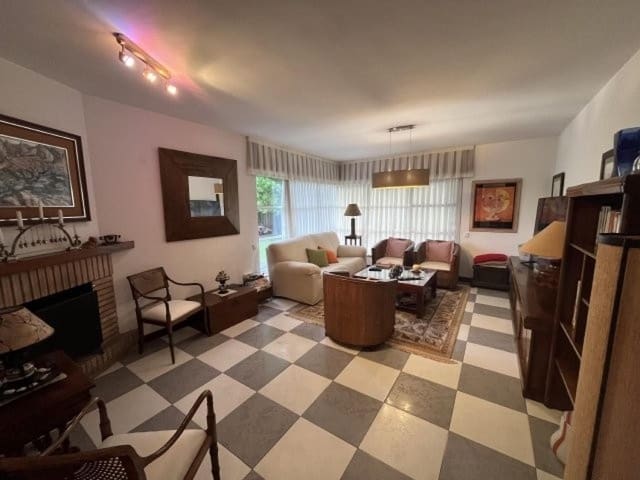 4 chambre Villa/Maison Semi-Mitoyenne à vendre à Torrelavega - 430 000 € (Ref: 7517589)