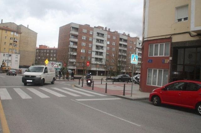 Comercial para venda em Santander - 104 000 € (Ref: 8089744)