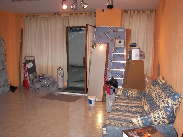 Kommersiell til leie i Santander - € 500 (Ref: 8089746)