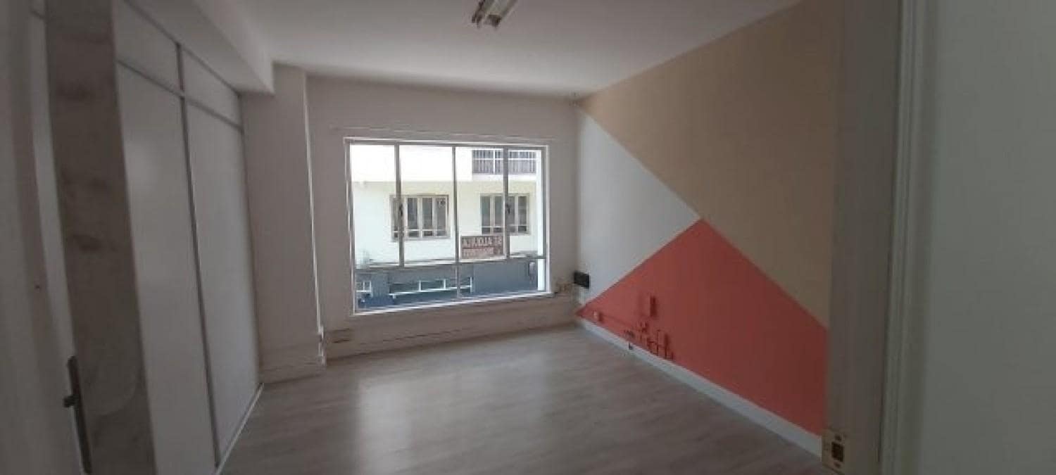 Kommersiell att hyra i Torrelavega - 390 € (Ref: 8089757)