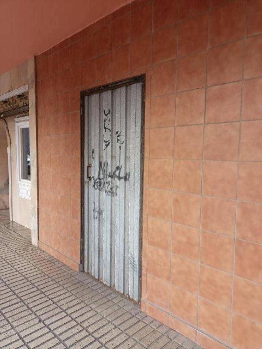 Commercial for sale in Santander - € 75,000 (Ref: 8089771)