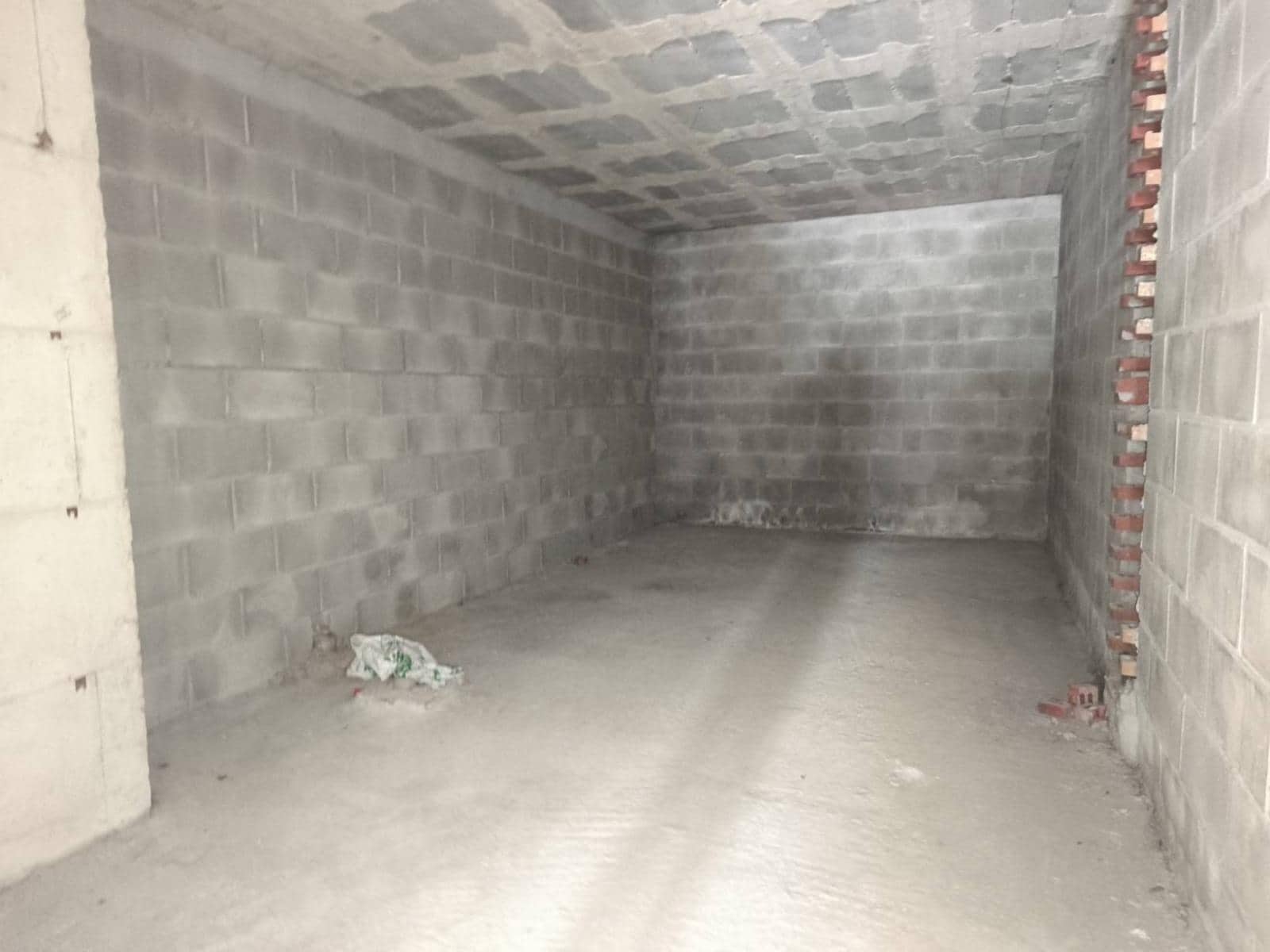 Commercial for sale in Santander - € 75,000 (Ref: 8089771)