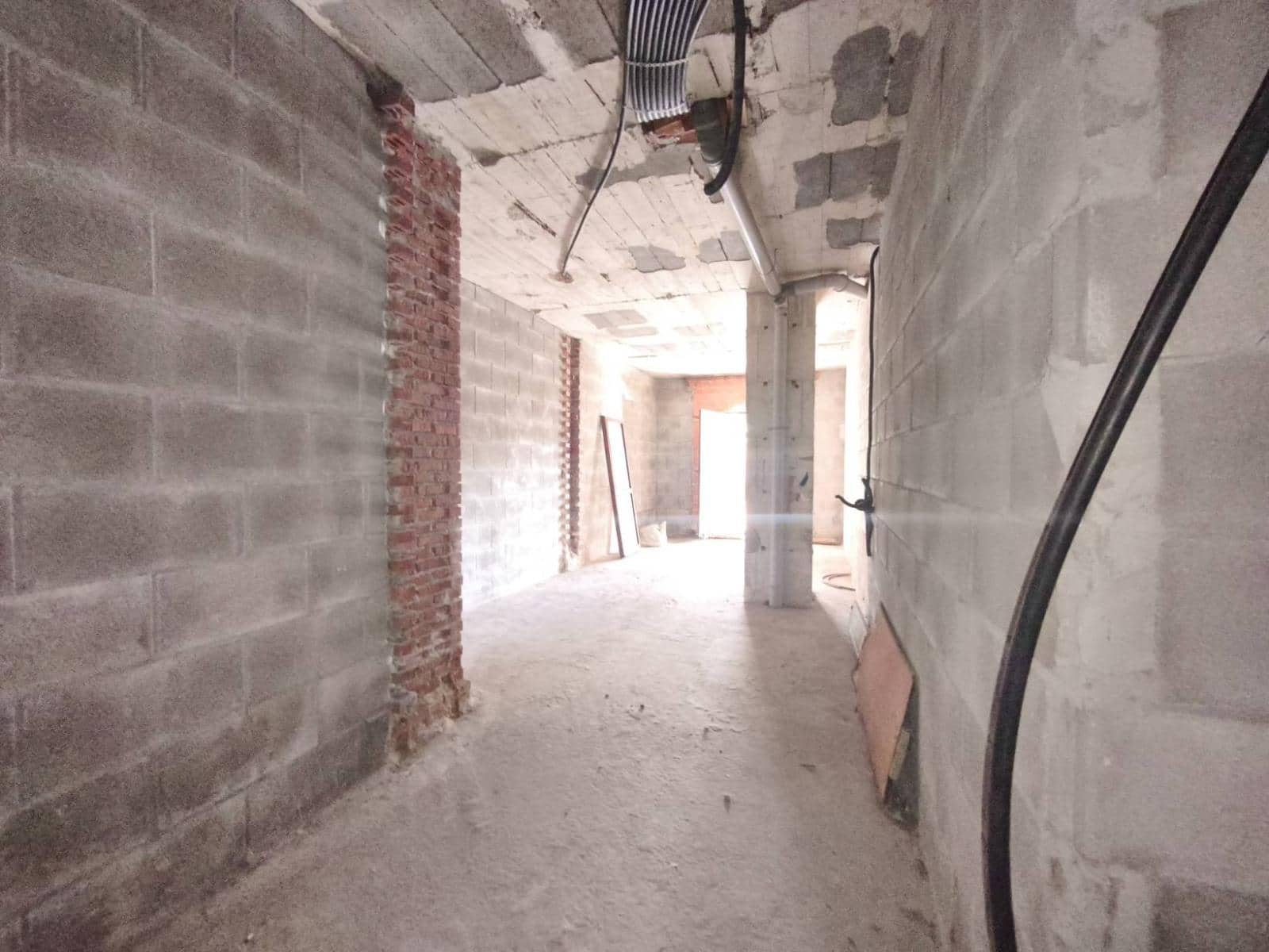 Commercial for sale in Santander - € 75,000 (Ref: 8089771)