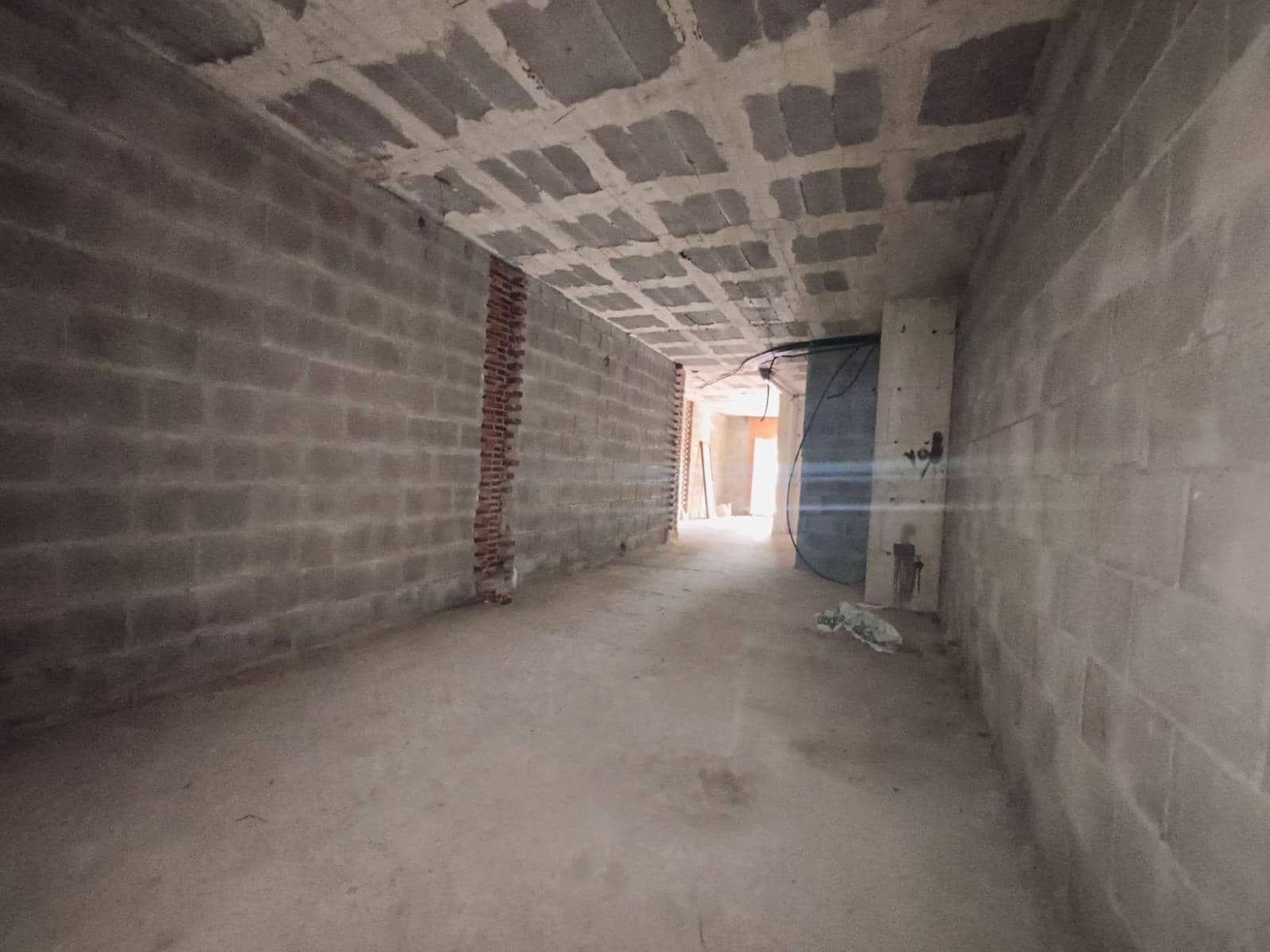 Commercial for sale in Santander - € 75,000 (Ref: 8089771)