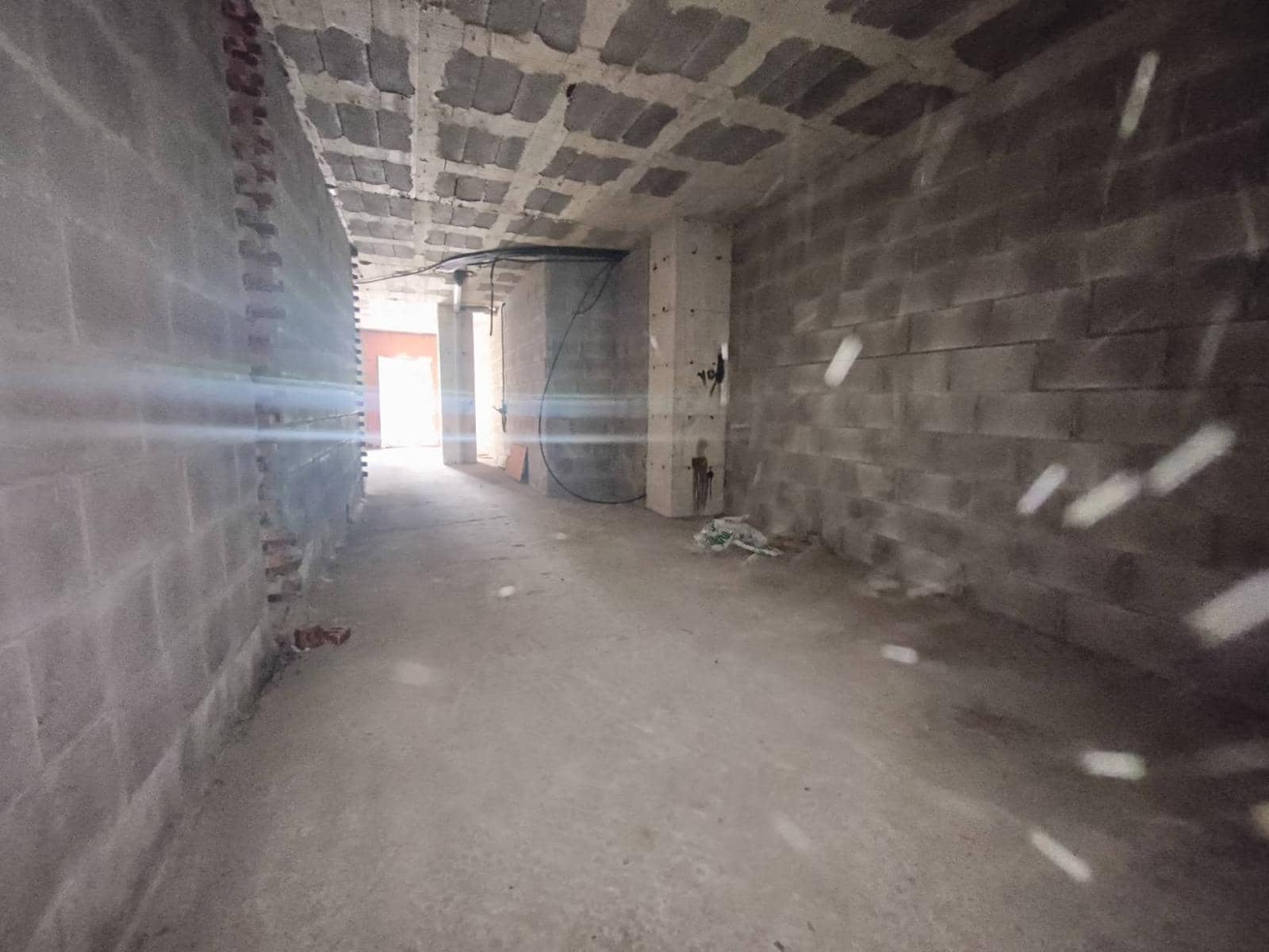 Commercial for sale in Santander - € 75,000 (Ref: 8089771)