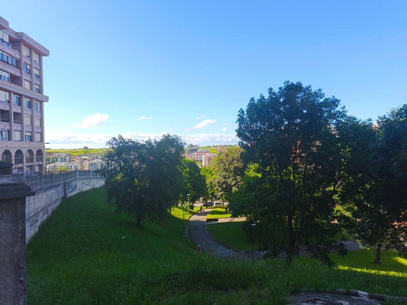 Commercial for sale in Santander - € 75,000 (Ref: 8089771)