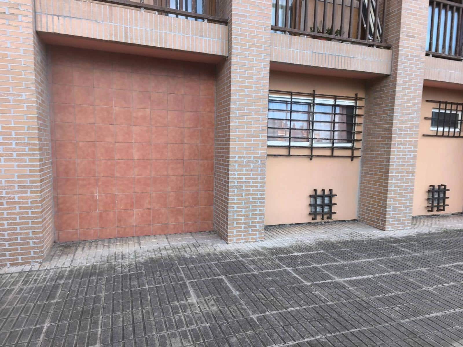 Commercial for sale in Santander - € 75,000 (Ref: 8089771)