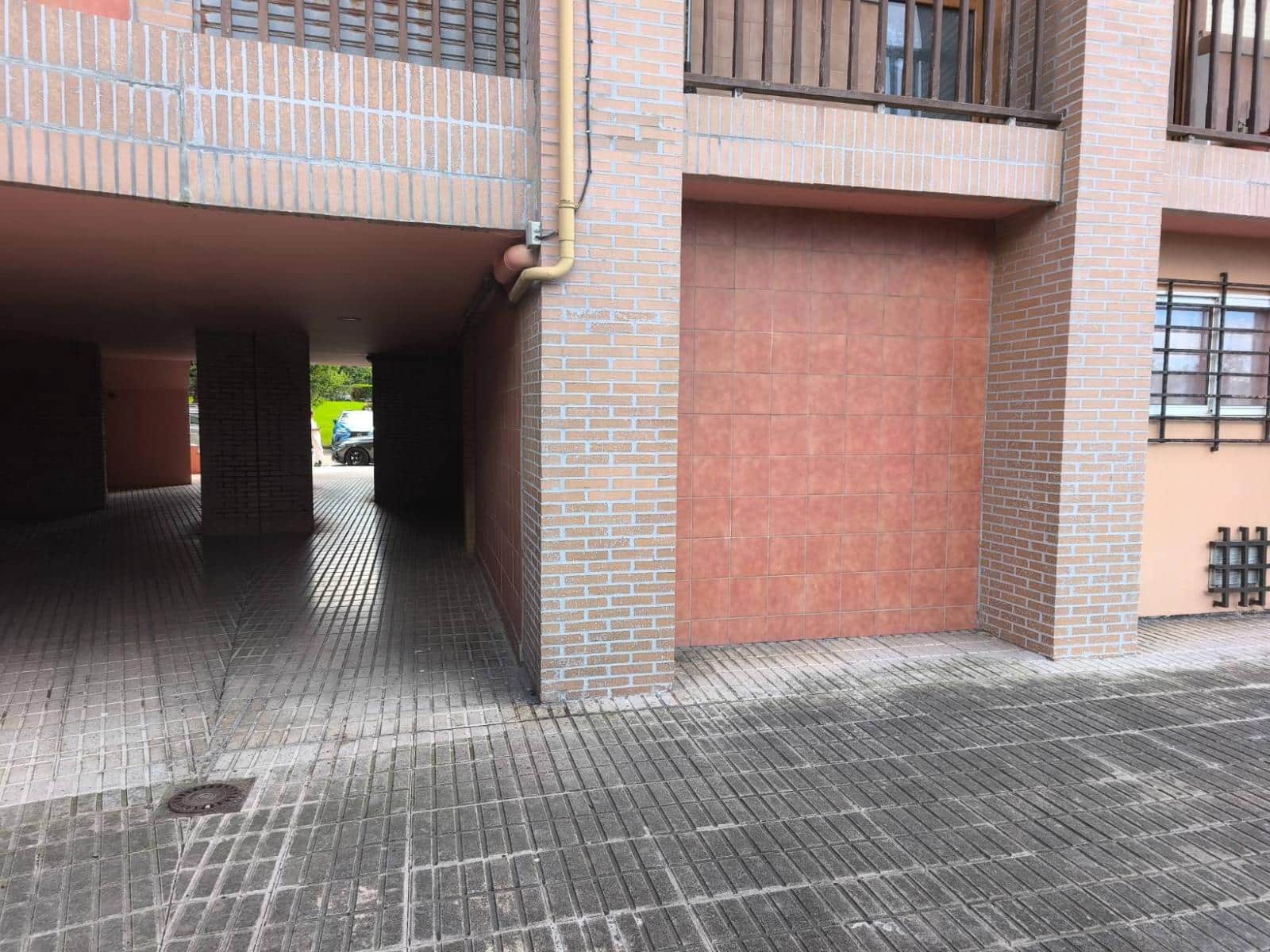 Commercial for sale in Santander - € 75,000 (Ref: 8089771)