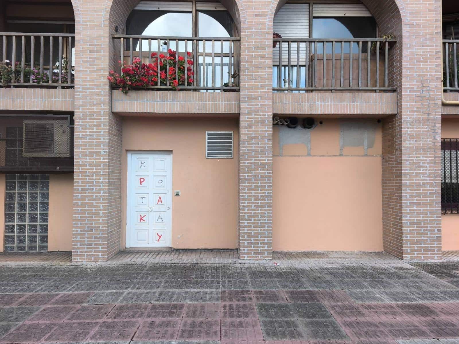 Commercial for sale in Santander - € 75,000 (Ref: 8089771)