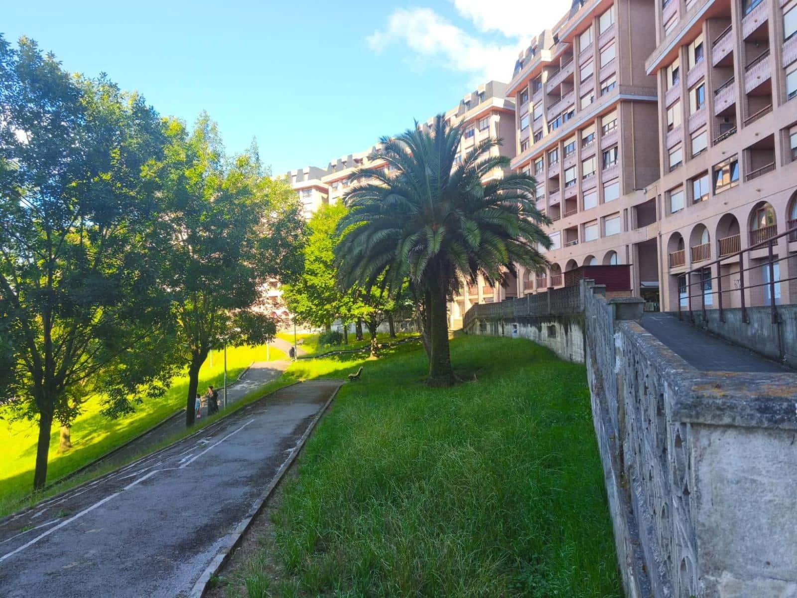 Commercial for sale in Santander - € 75,000 (Ref: 8089771)