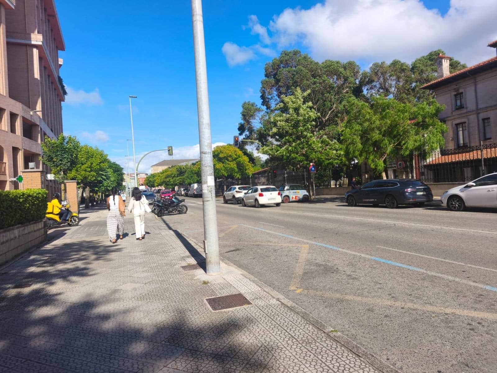 Commercial for sale in Santander - € 75,000 (Ref: 8089771)