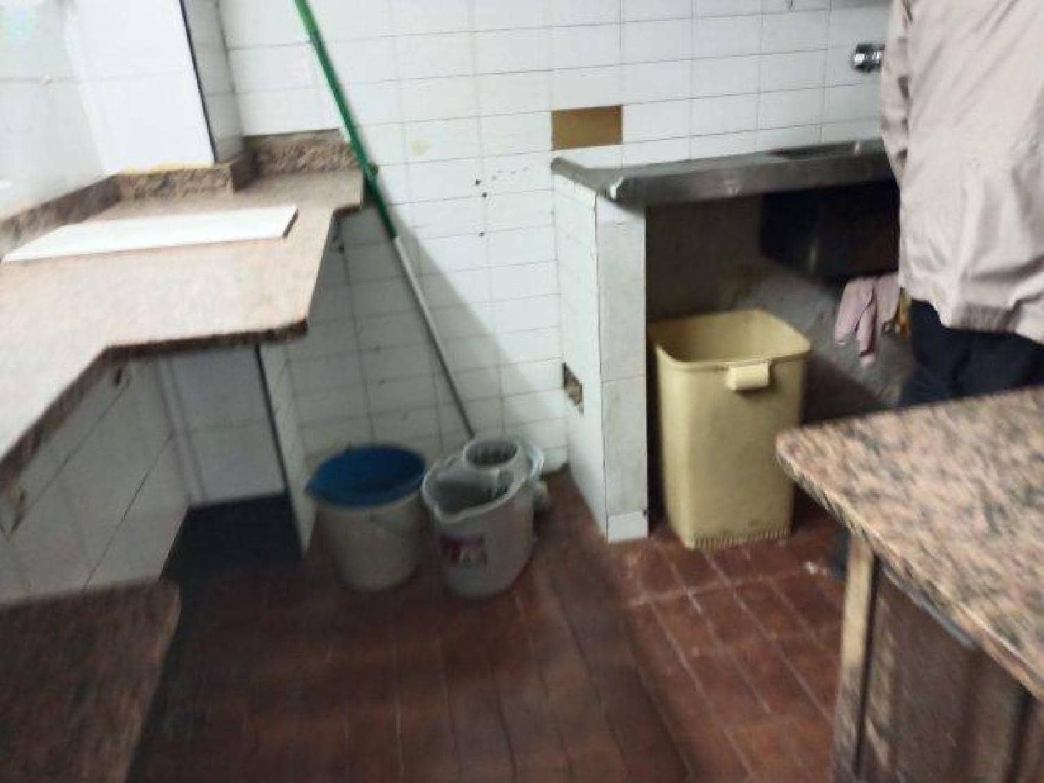 Erhverv til salg i Santander - € 99.000 (Ref: 8089796)