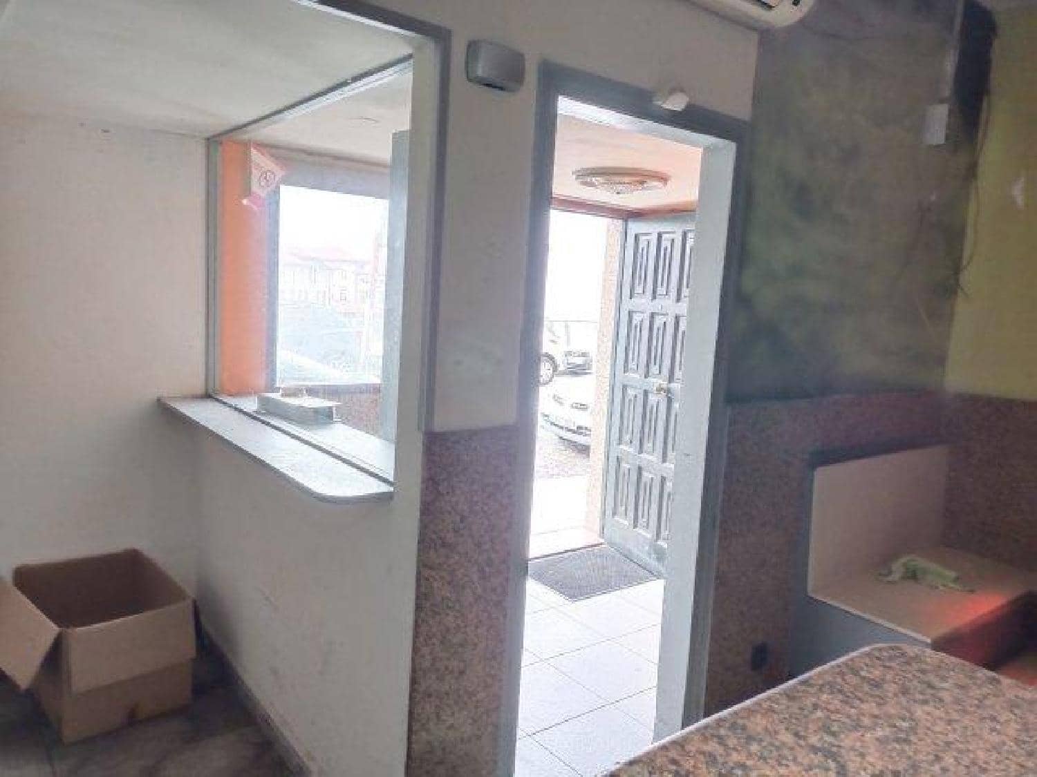 Erhverv til salg i Santander - € 99.000 (Ref: 8089796)