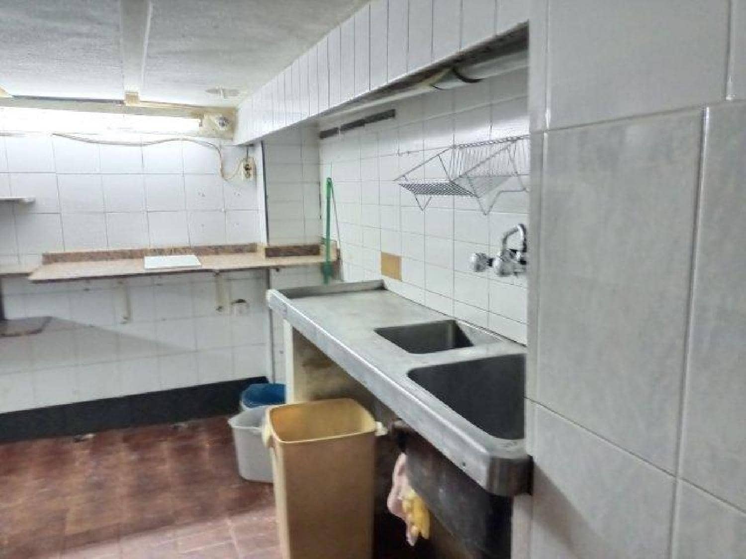 Erhverv til salg i Santander - € 99.000 (Ref: 8089796)