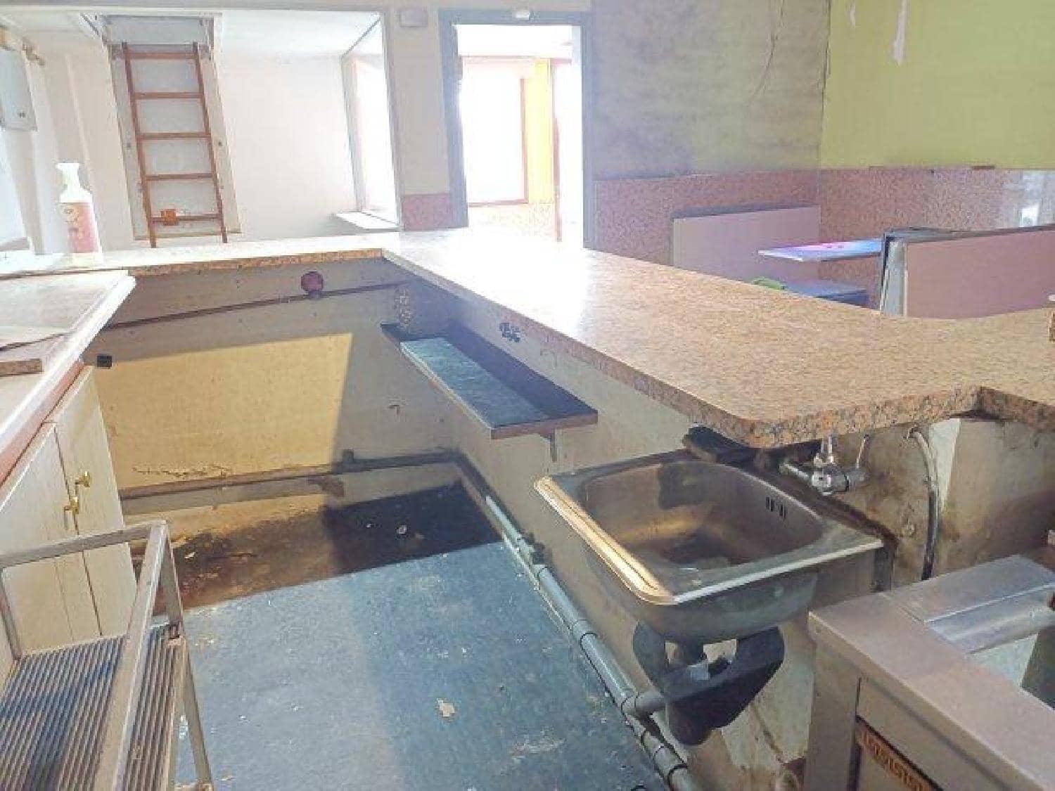 Erhverv til salg i Santander - € 99.000 (Ref: 8089796)