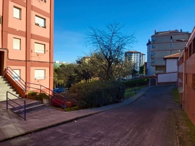 Comercial para venda em Santander - 66 000 € (Ref: 8089802)