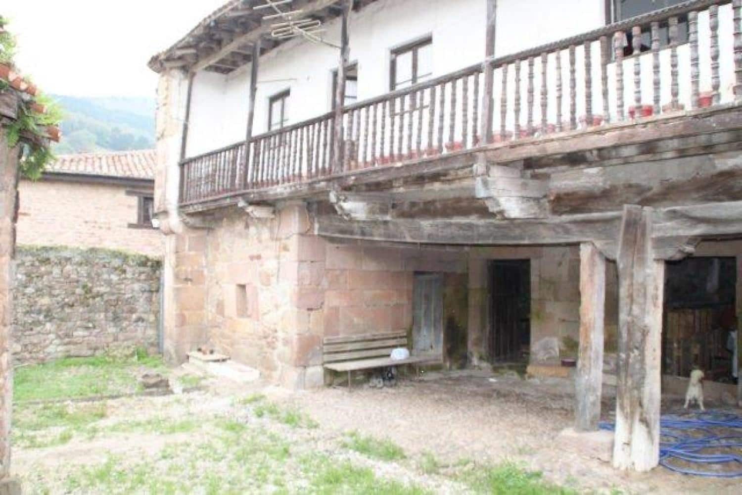 8 soveværelse Finca/Landehus til salg i Cabezon de la Sal - € 239.000 (Ref: 8097690)