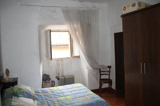 8 bedroom Finca/Country House for sale in Cabezón de la Sal - € 239,000 (Ref: 8097690)