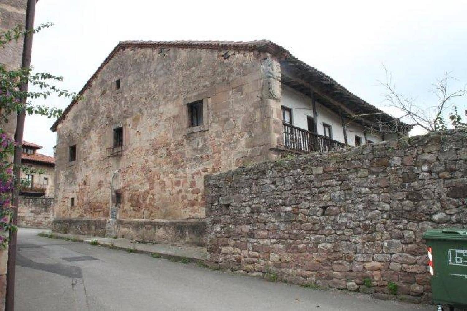 8 soveværelse Finca/Landehus til salg i Cabezon de la Sal - € 239.000 (Ref: 8097690)