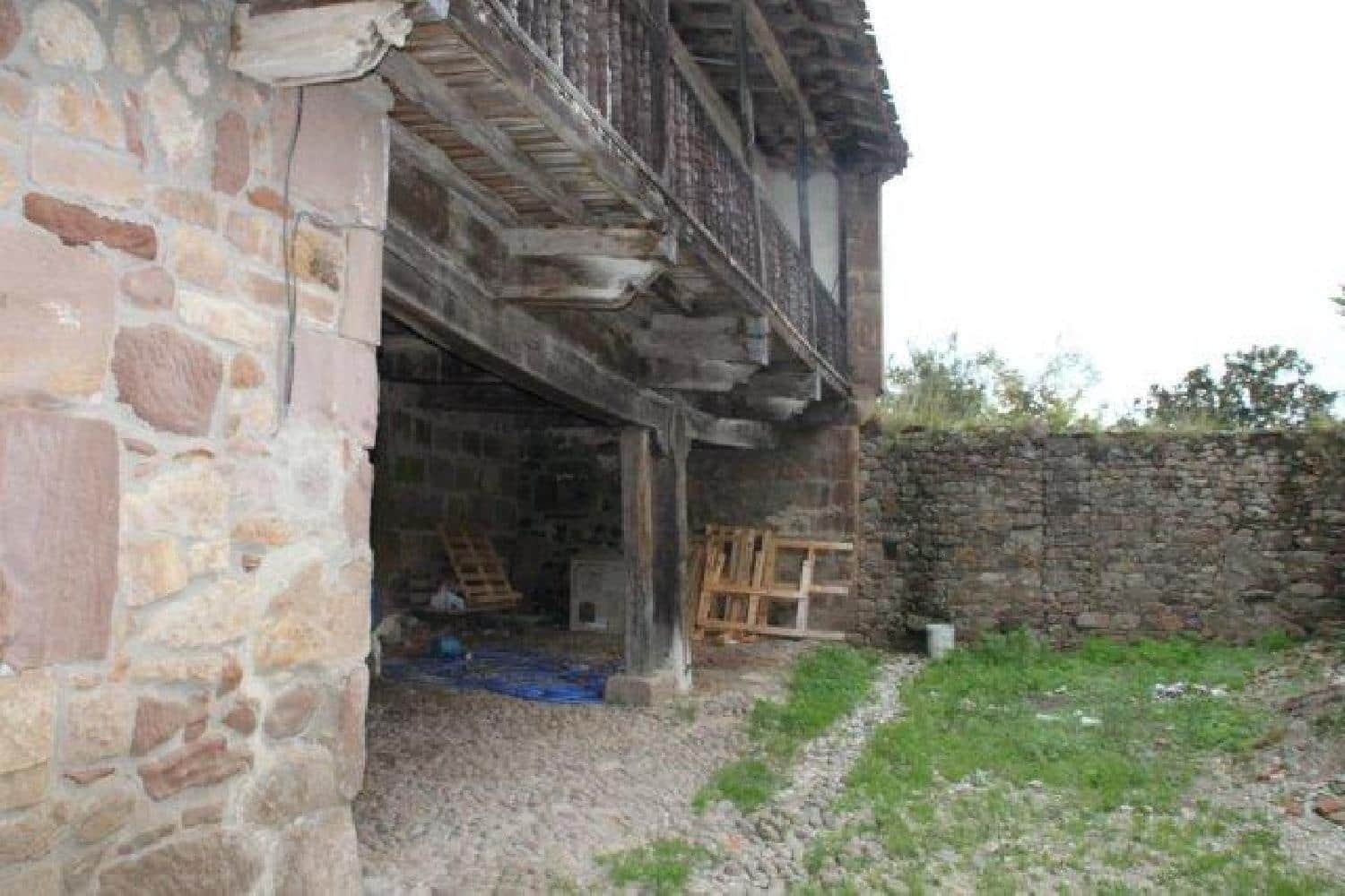 8 soveværelse Finca/Landehus til salg i Cabezon de la Sal - € 239.000 (Ref: 8097690)