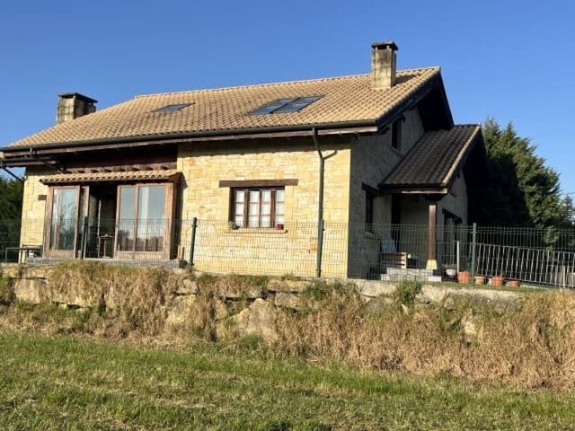 6 soveværelse Villa til salg i Hinojedo, Suances - € 550.000 (Ref: 8304583)