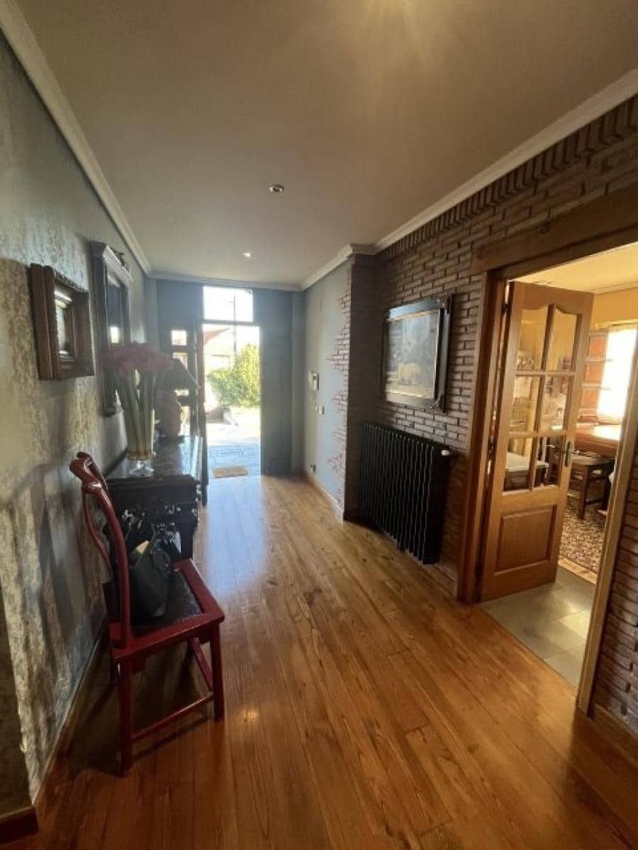 6 bedroom Villa for sale in Hinojedo - € 550,000 (Ref: 8304583)