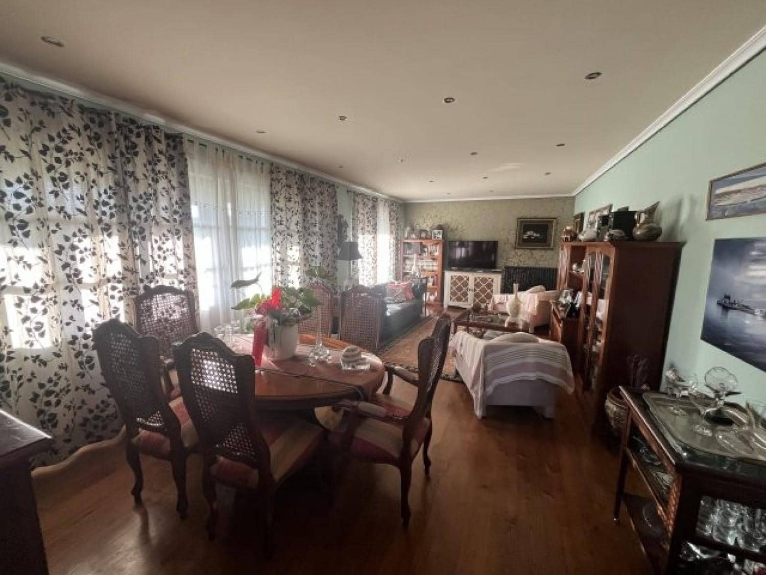 6 bedroom Villa for sale in Hinojedo - € 550,000 (Ref: 8304583)