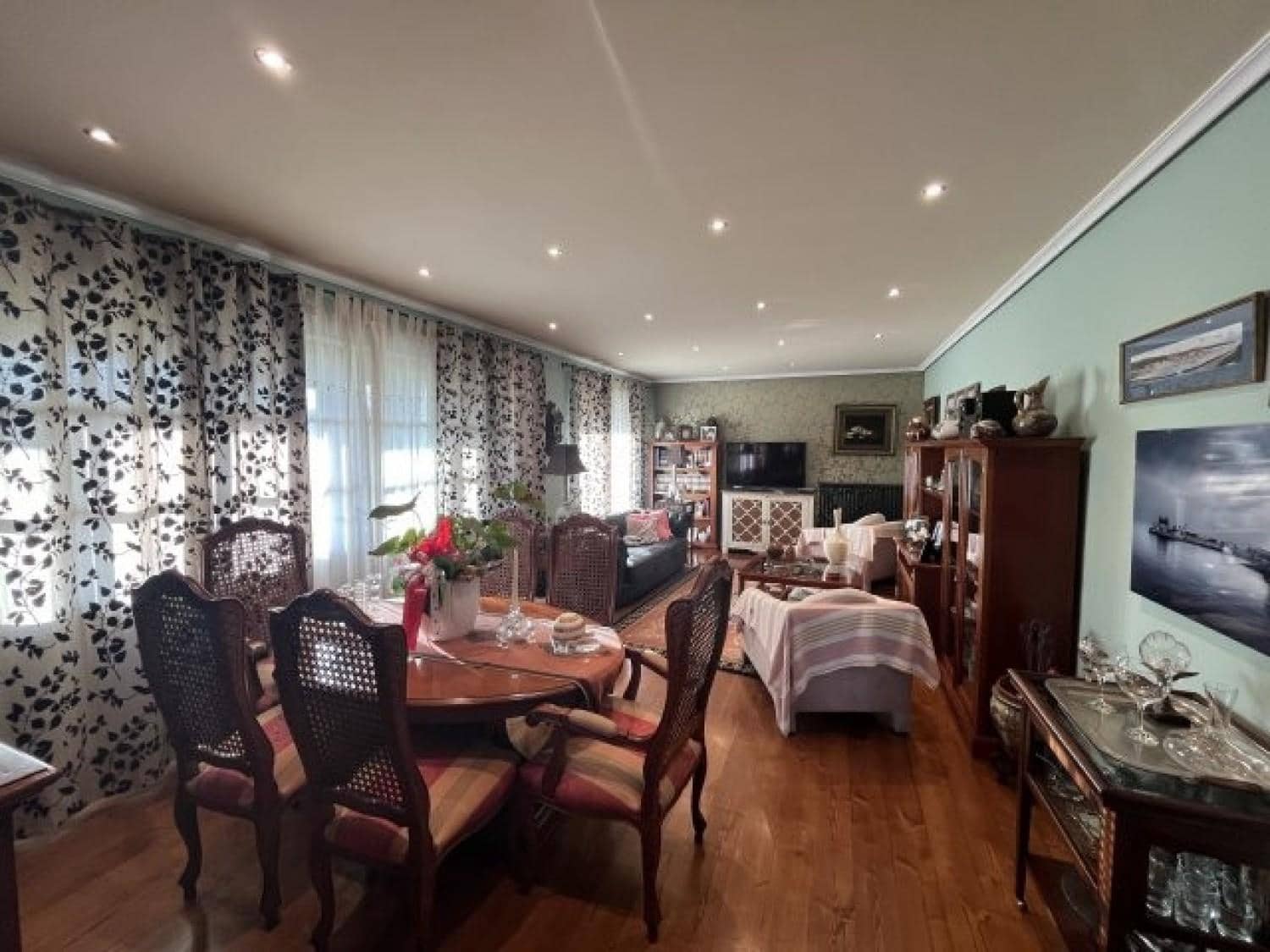 6 bedroom Villa for sale in Hinojedo - € 550,000 (Ref: 8304583)