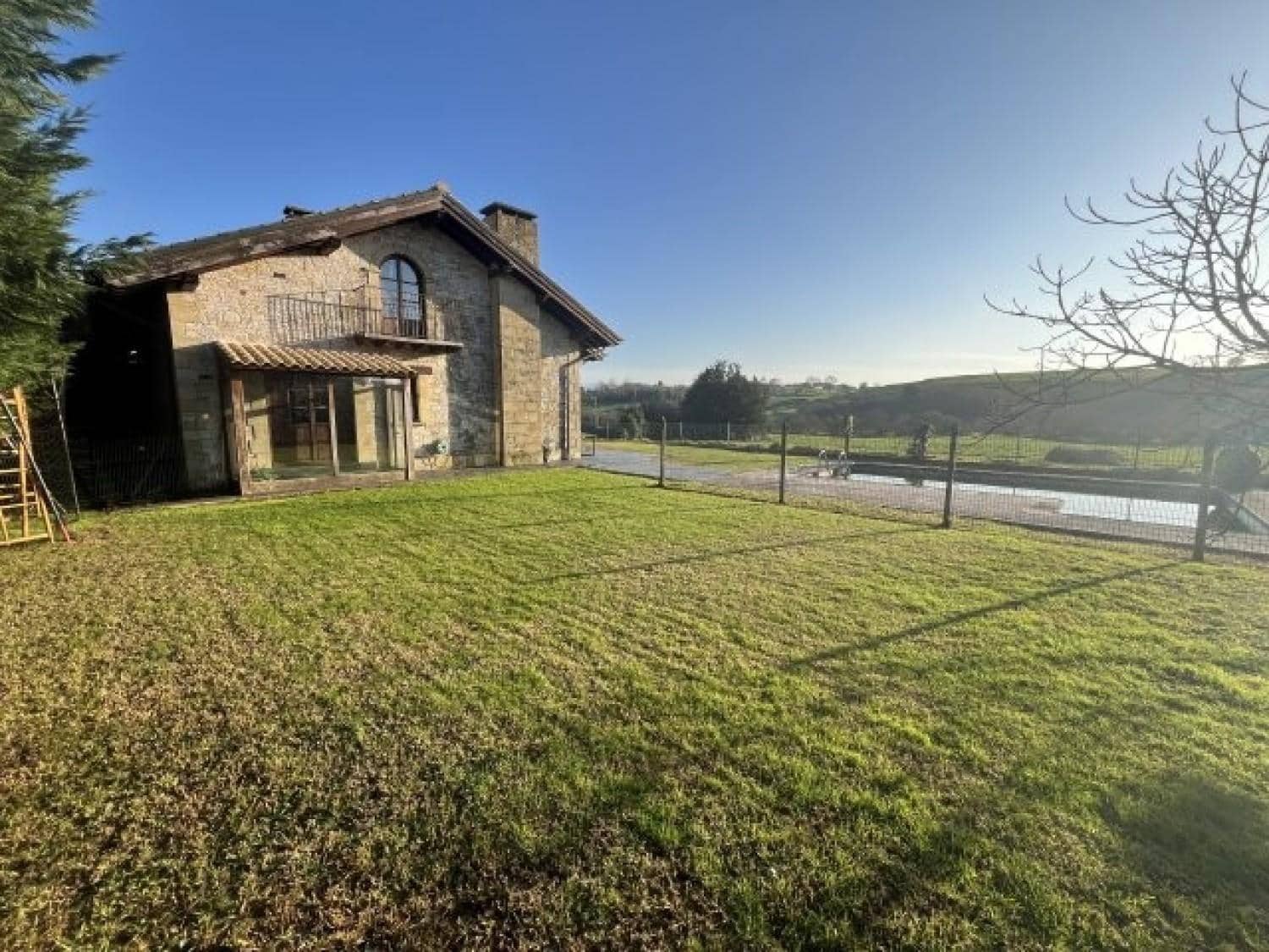 6 bedroom Villa for sale in Hinojedo - € 550,000 (Ref: 8304583)