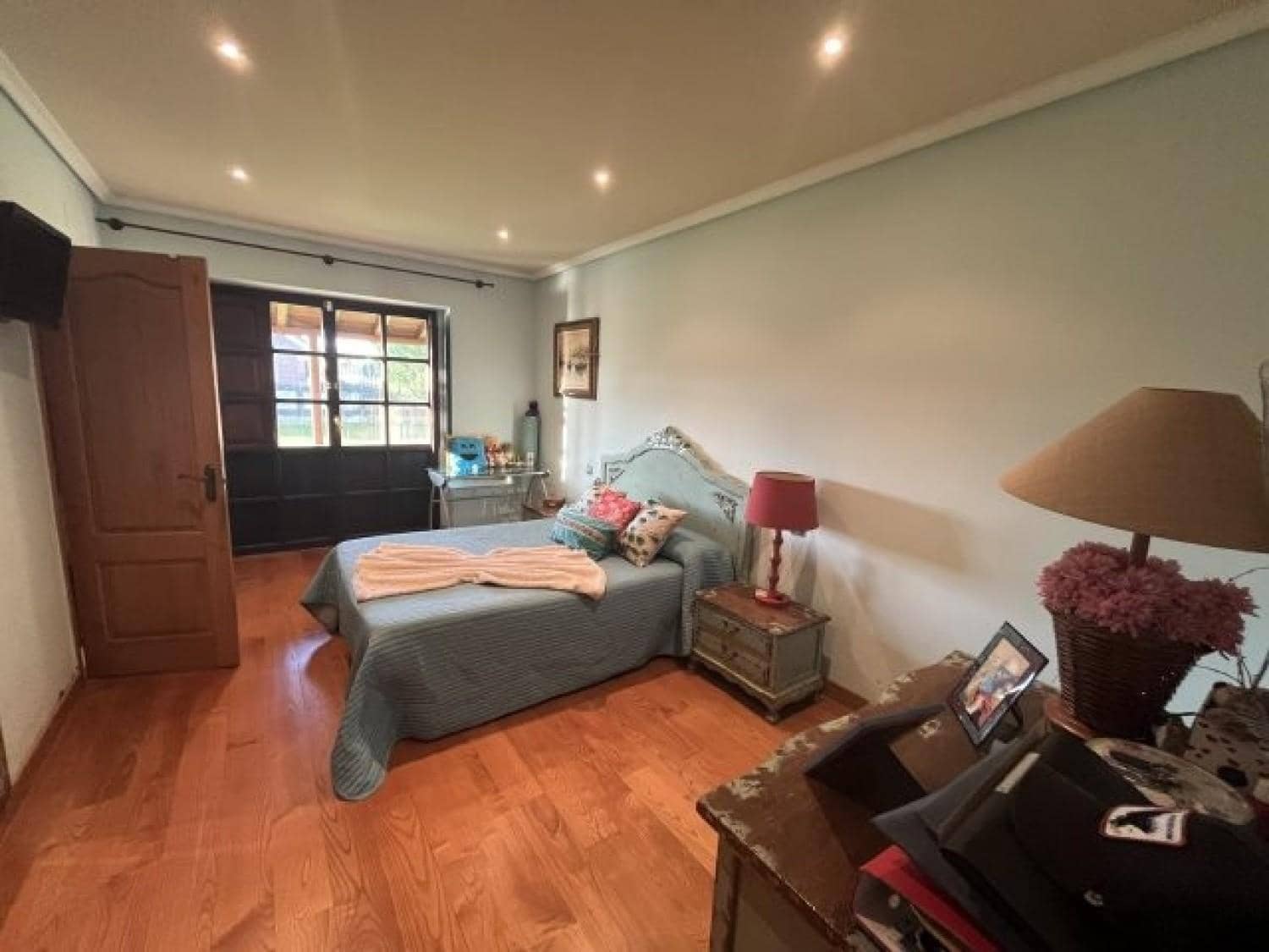 6 bedroom Villa for sale in Hinojedo - € 550,000 (Ref: 8304583)