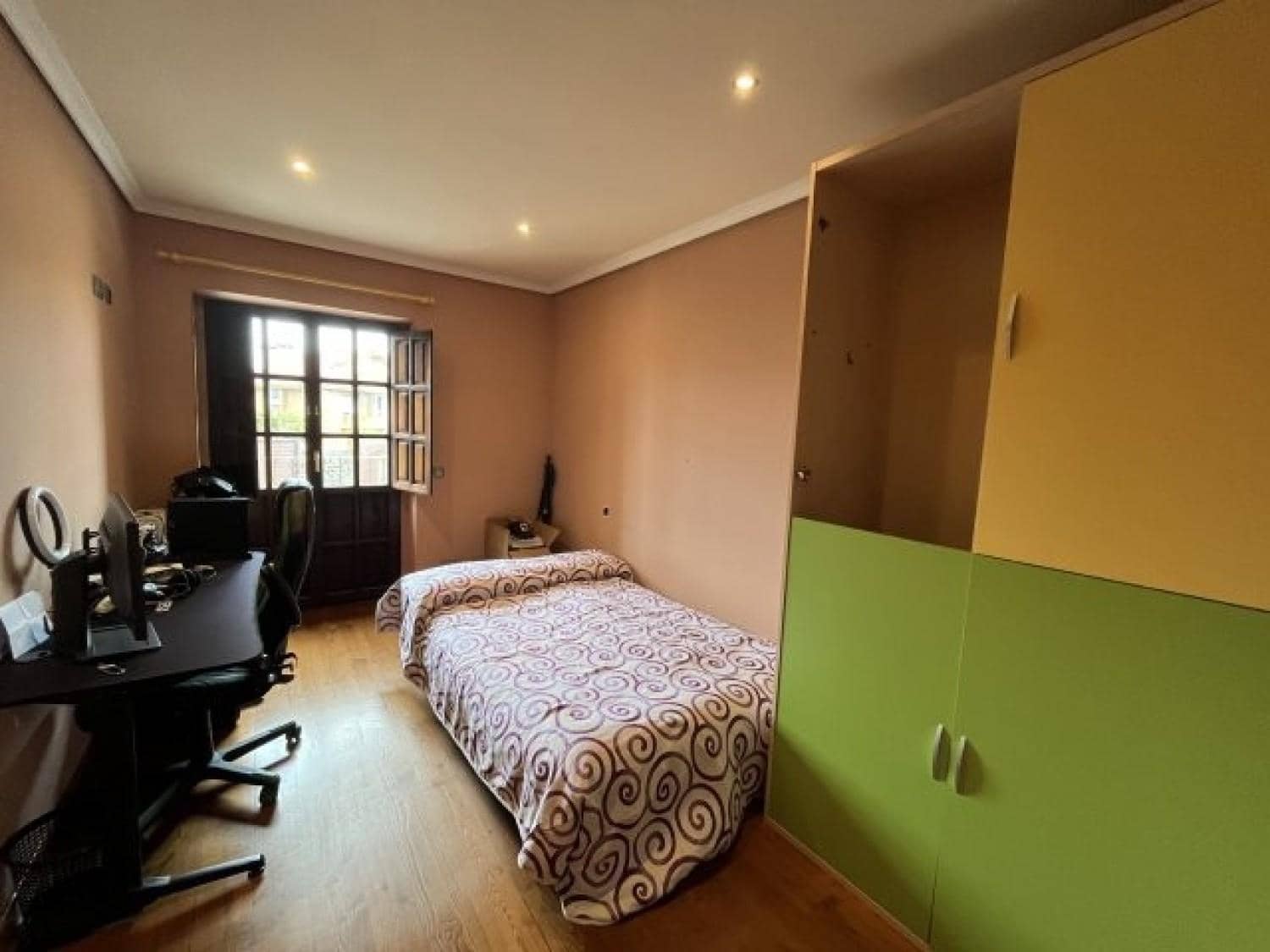 6 bedroom Villa for sale in Hinojedo - € 550,000 (Ref: 8304583)