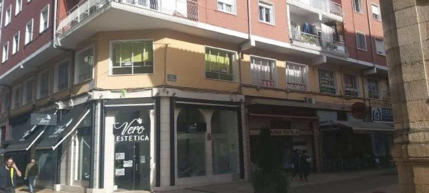 Erhverv til salg i Torrelavega - € 65.000 (Ref: 8324862)