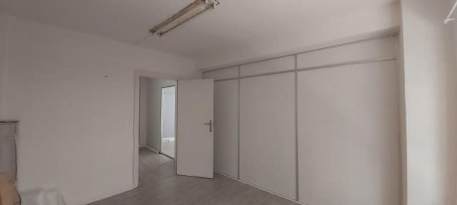 Kommersiell til salgs i Torrelavega - € 65 000 (Ref: 8324862)