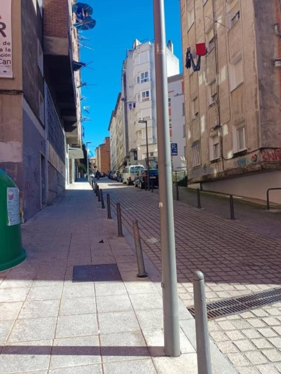 Erhverv til salg i Santander - € 165.000 (Ref: 8599848)