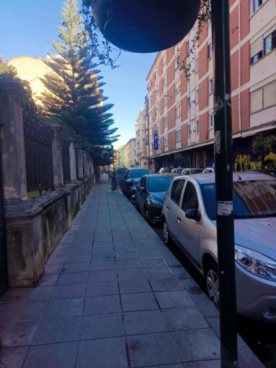 Kommersiell til salgs i Santander - € 250 000 (Ref: 8672136)