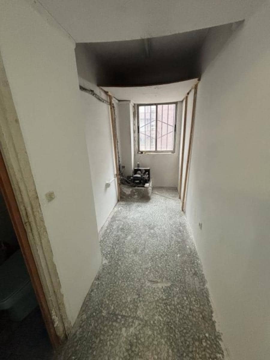 Erhverv til leje i Santander - € 650 (Ref: 8679880)