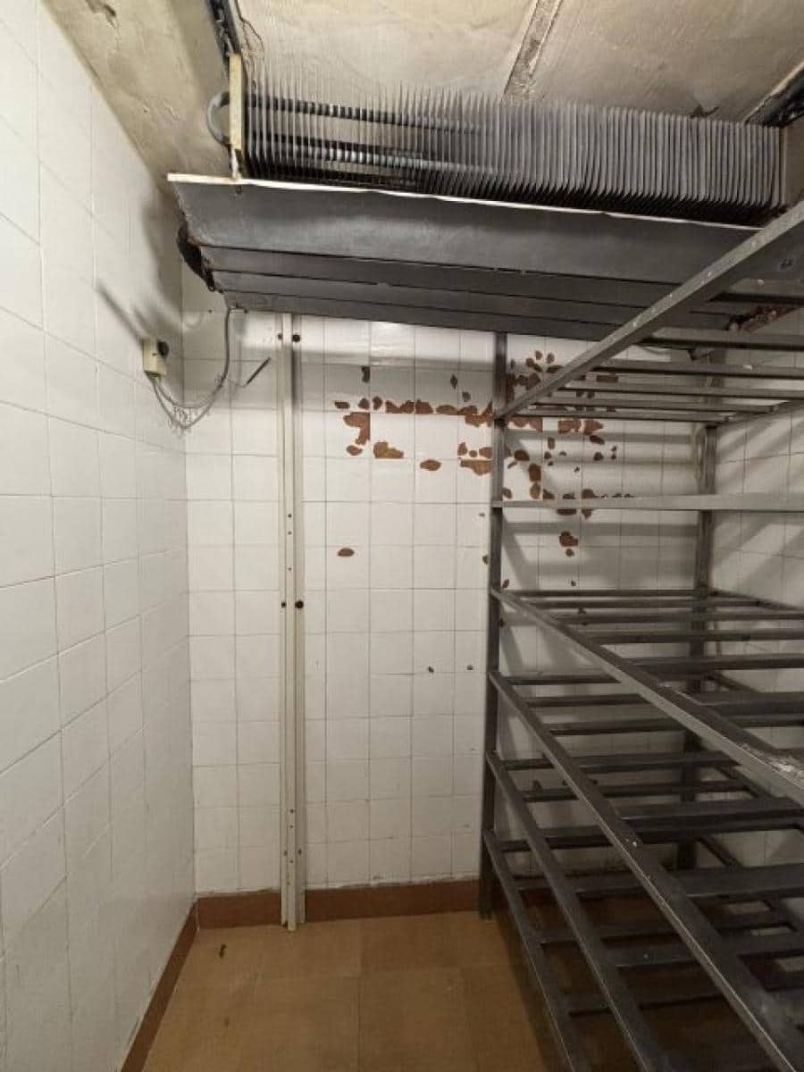 Erhverv til leje i Santander - € 650 (Ref: 8679880)