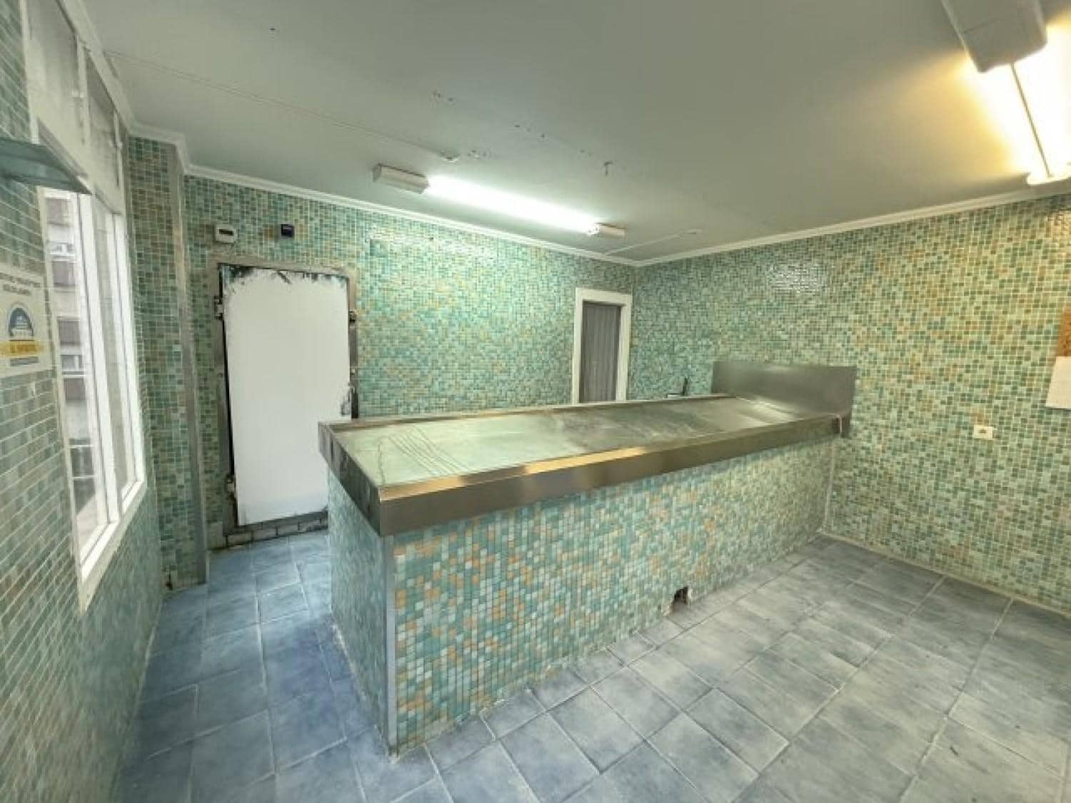 Erhverv til leje i Santander - € 650 (Ref: 8679880)