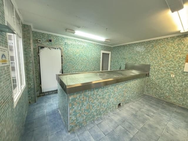 Erhverv til leje i Santander - € 650 (Ref: 8679880)